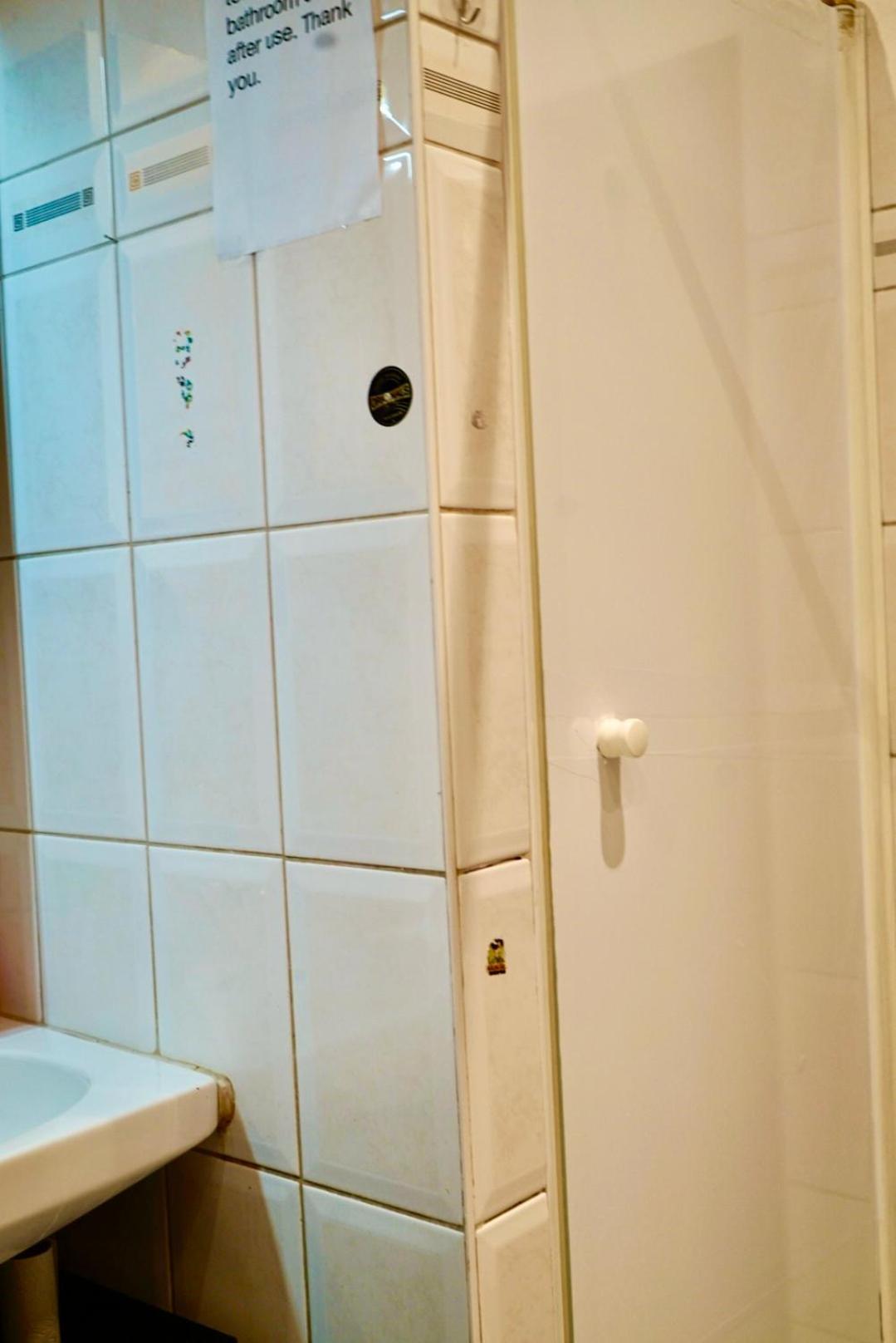 U6 Schoepfwerk Hostel 11 Wina Bagian luar foto