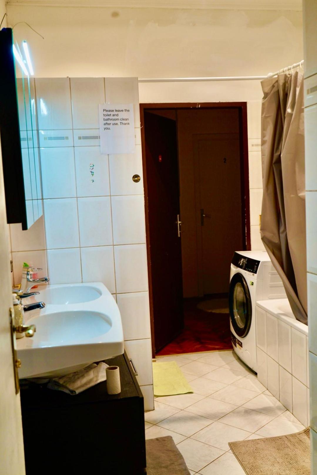 U6 Schoepfwerk Hostel 11 Wina Bagian luar foto