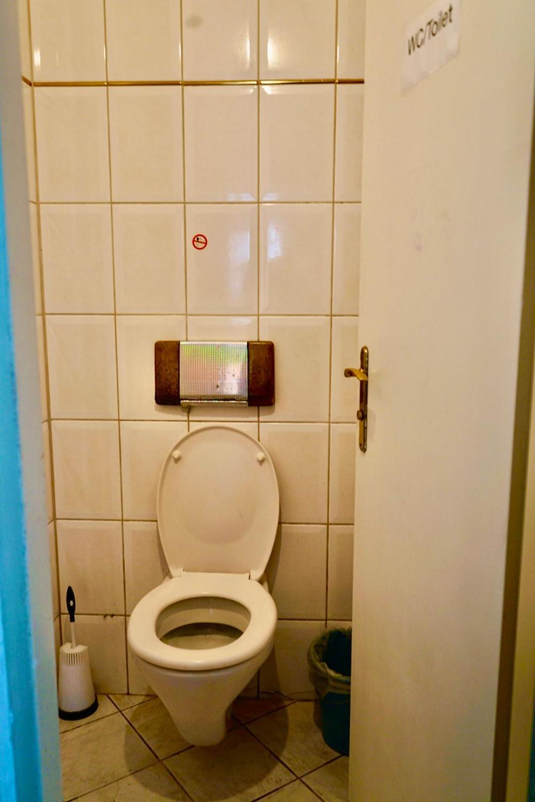 U6 Schoepfwerk Hostel 11 Wina Bagian luar foto