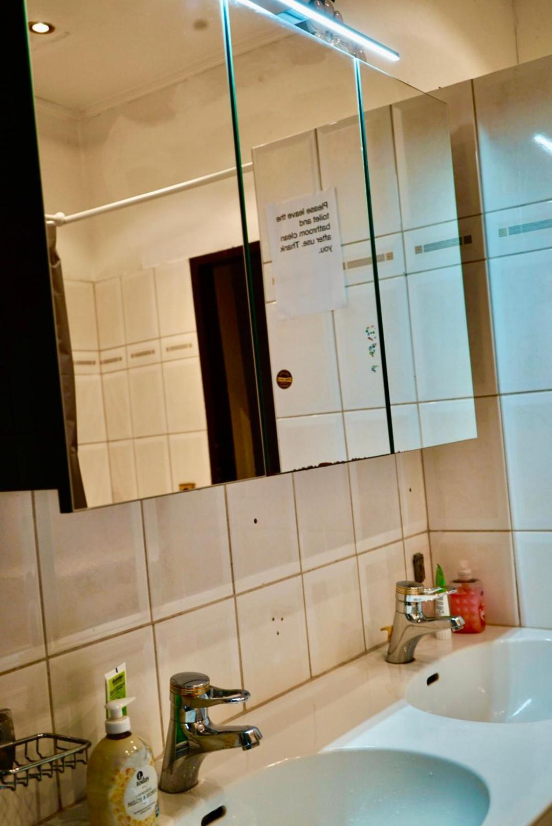 U6 Schoepfwerk Hostel 11 Wina Bagian luar foto