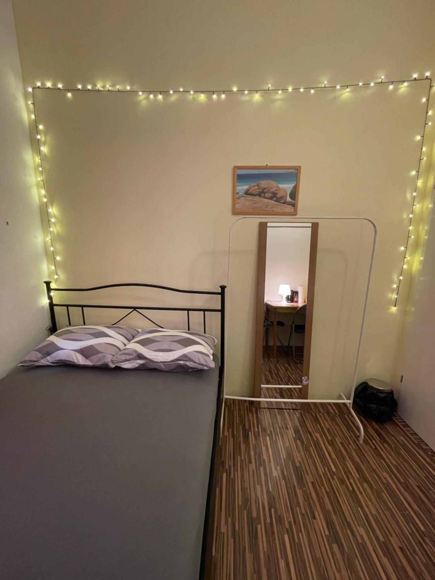 U6 Schoepfwerk Hostel 11 Wina Bagian luar foto